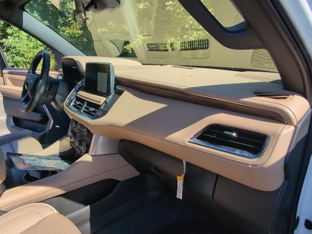 2024 Chevrolet Suburban Premier photo 59