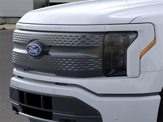 2025 Ford F-150 Lightning photo 17
