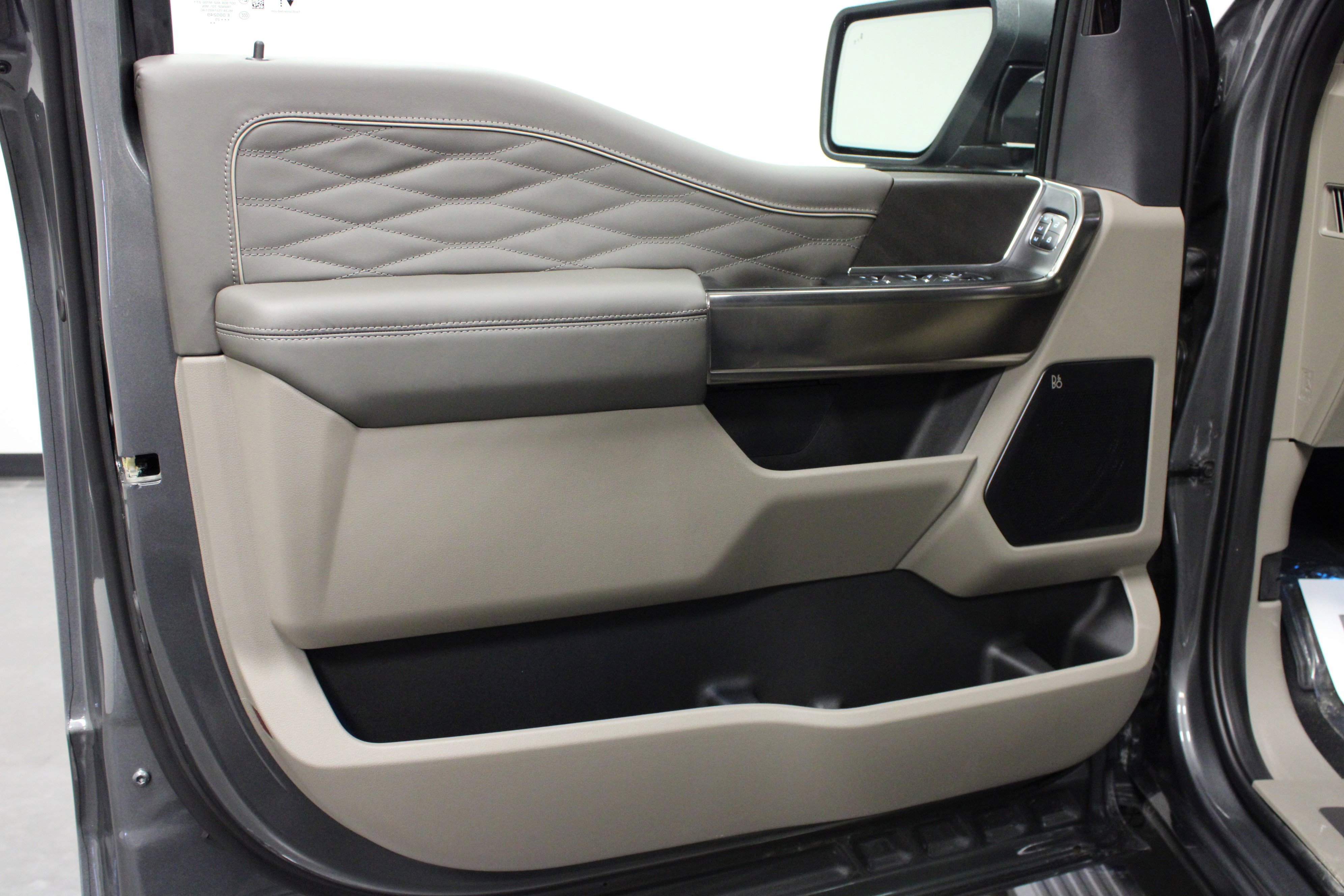 2025 Ford F-150 Platinum photo 10