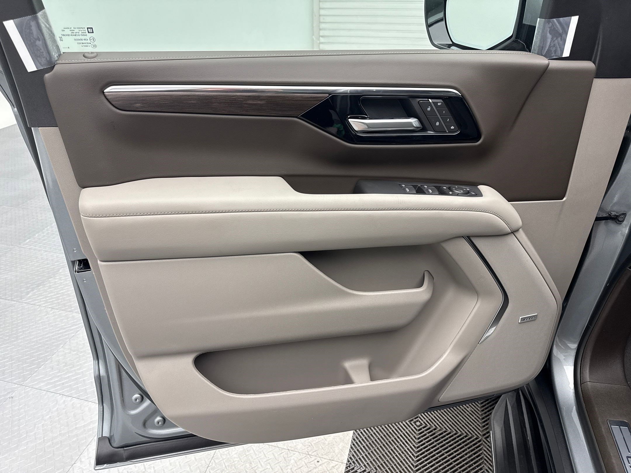 2025 Chevrolet Tahoe LT photo 15