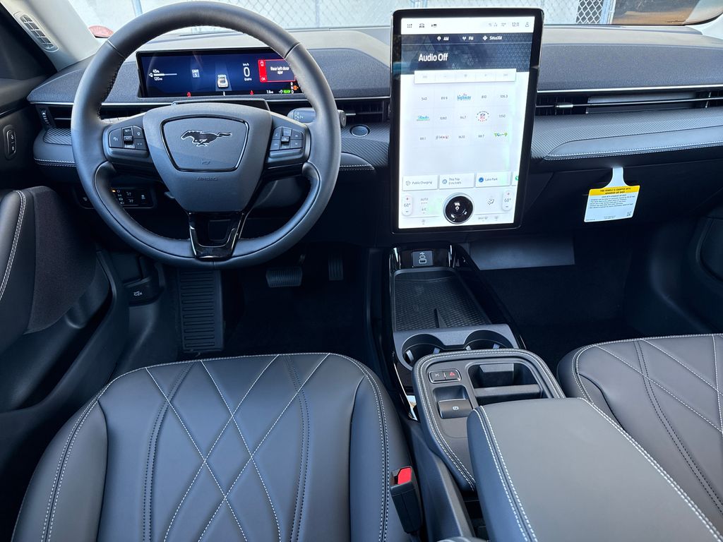 2025 Ford Mustang Mach-E Select photo 4