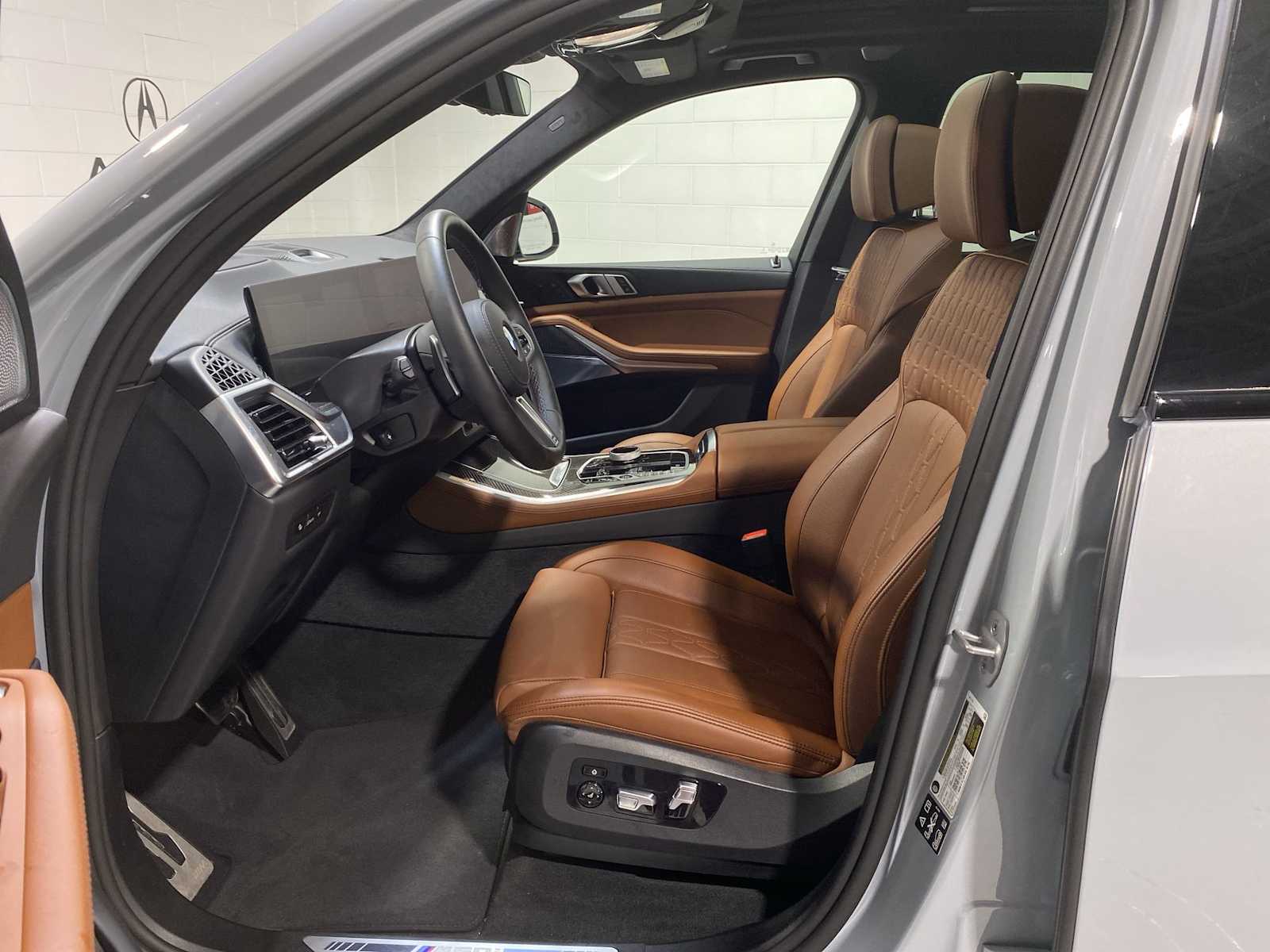 2025 Bmw X5 M60i photo 2