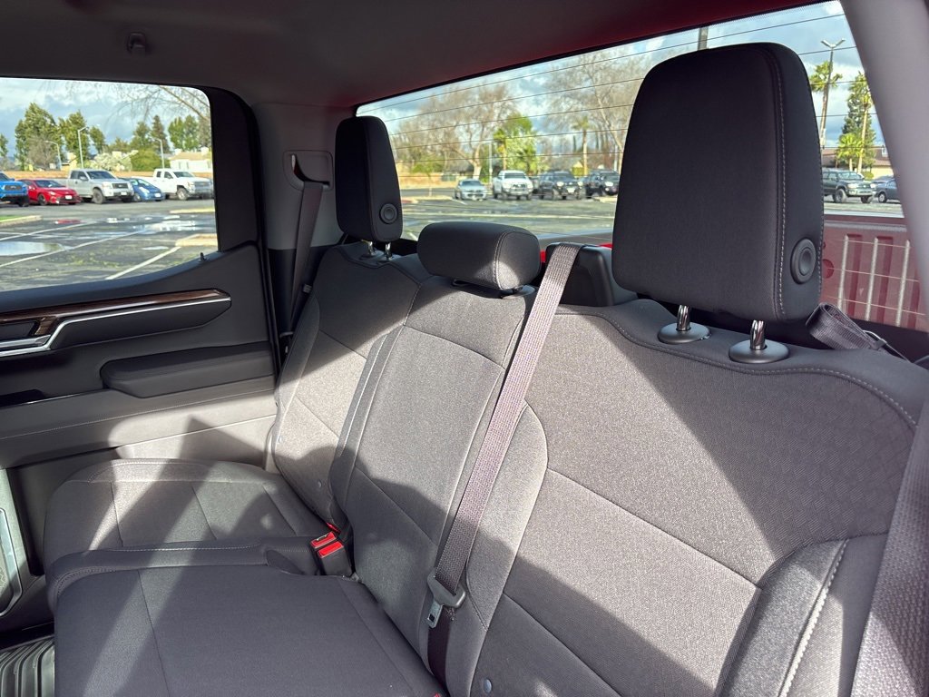 2025 Chevrolet Silverado 1500 LT photo 18