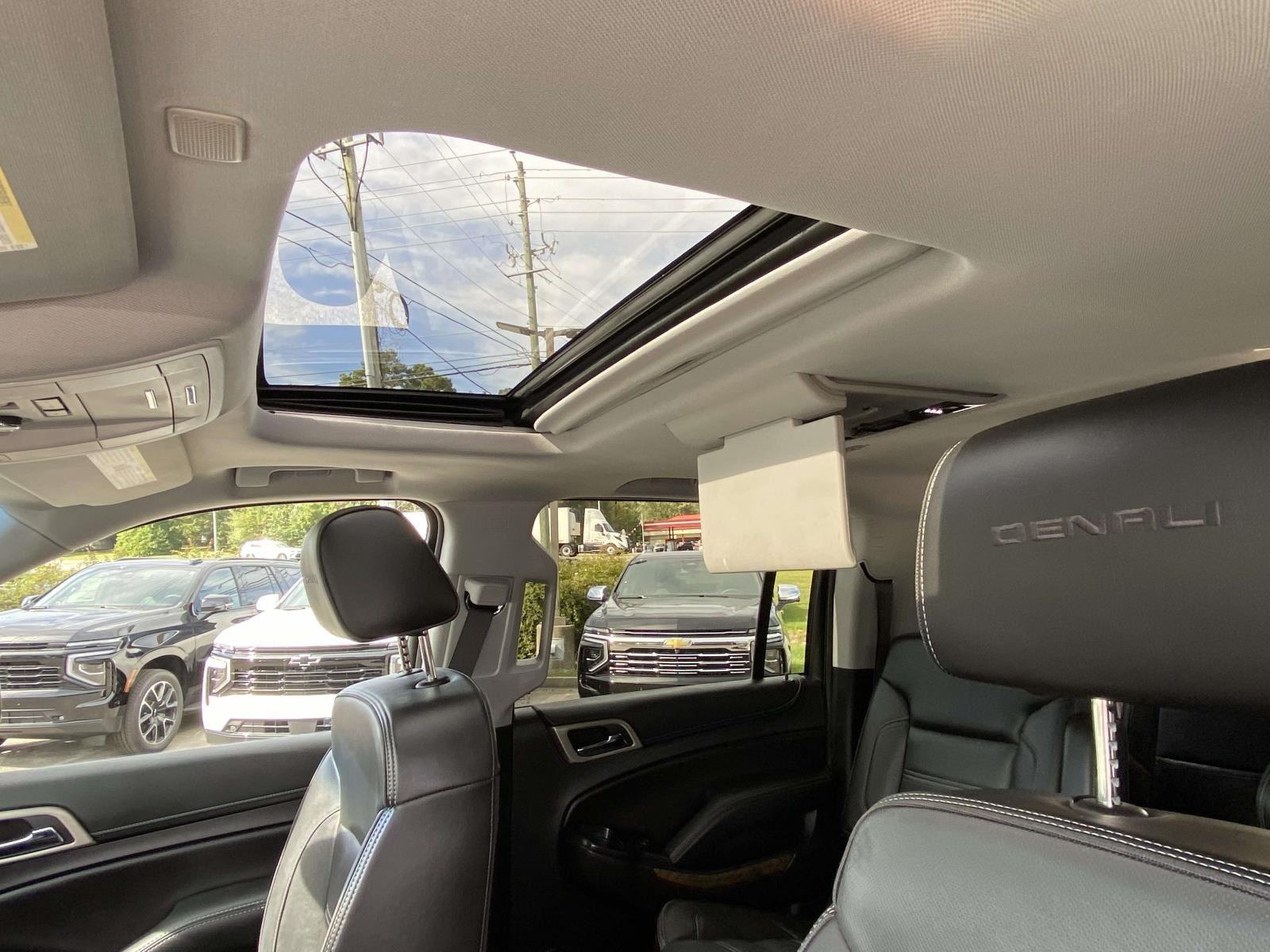 2018 Gmc Yukon XL Denali photo 3
