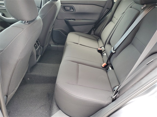 2025 Nissan Rogue S photo 17