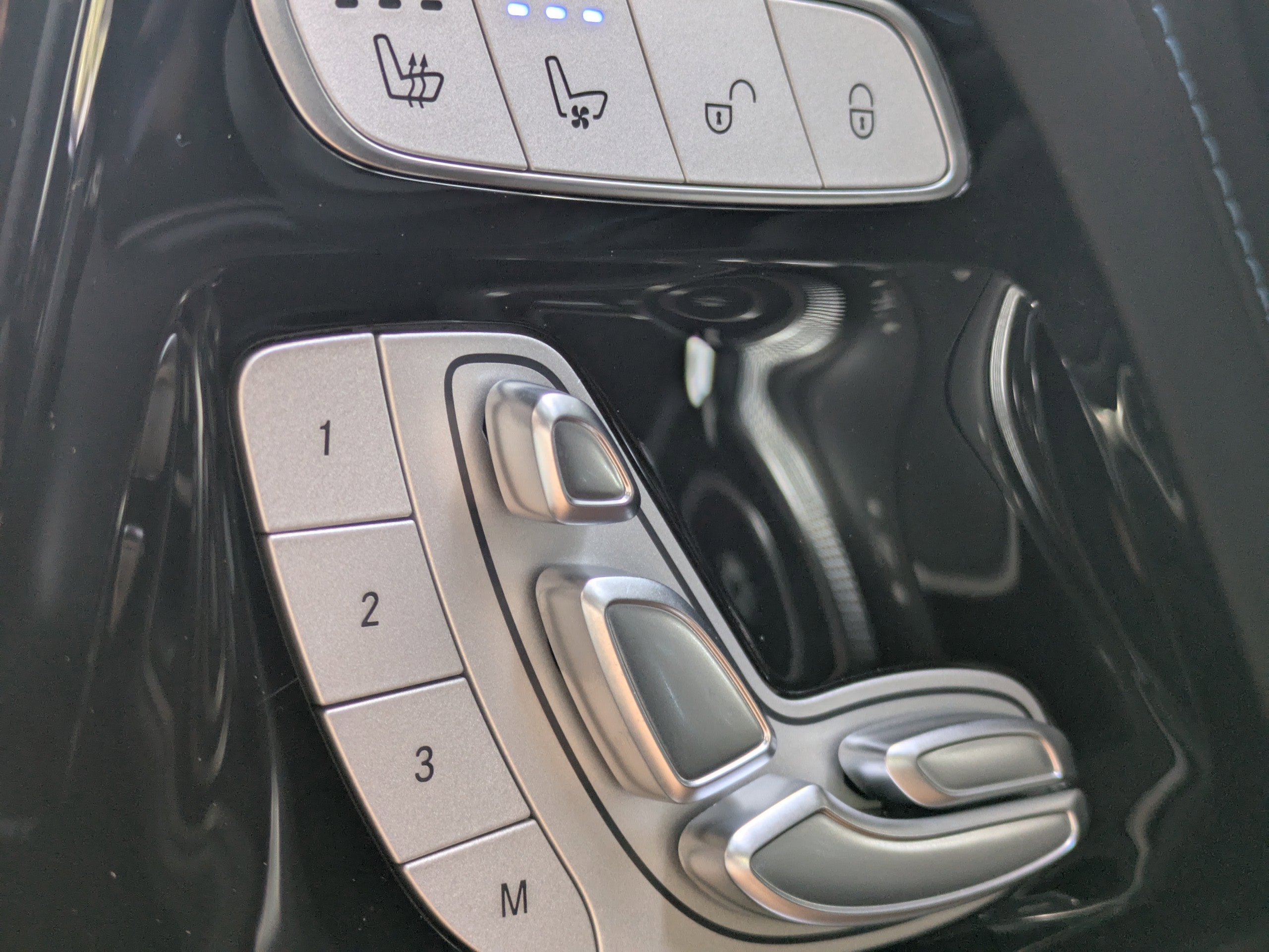 2025 Mercedes Benz G photo 22