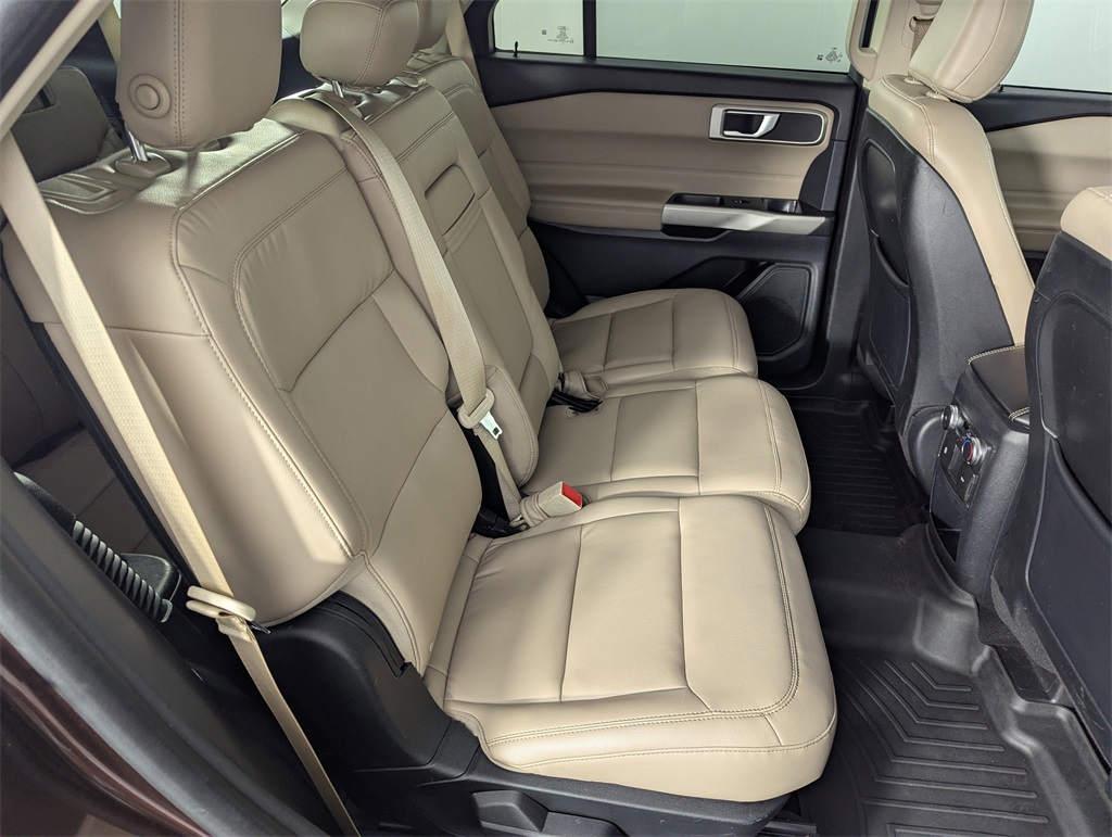 2020 Ford Explorer XLT photo 30