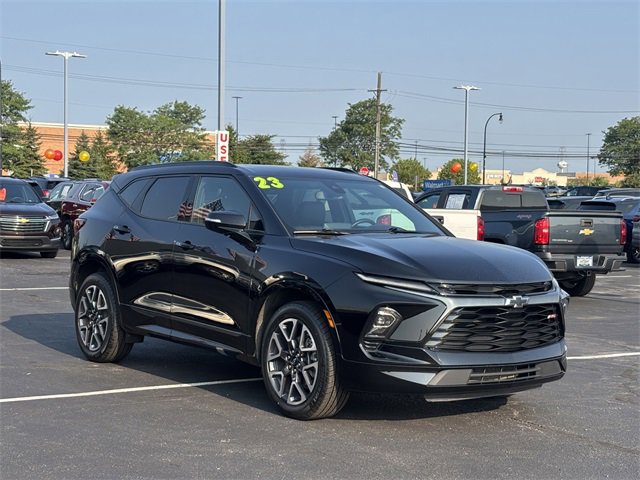 2023 Chevrolet Blazer RS photo 2