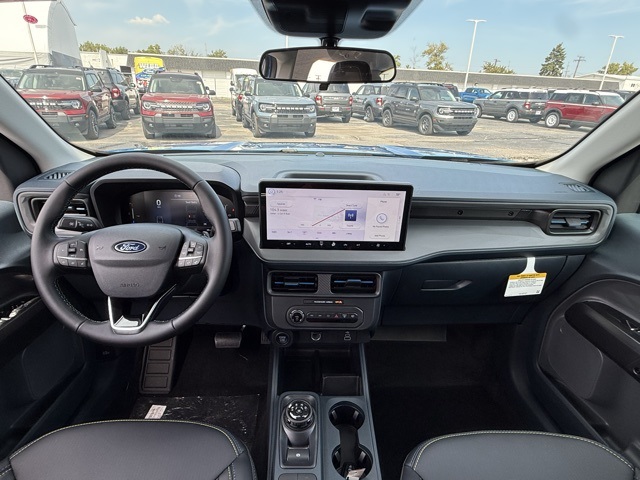 2025 Ford Maverick photo 15