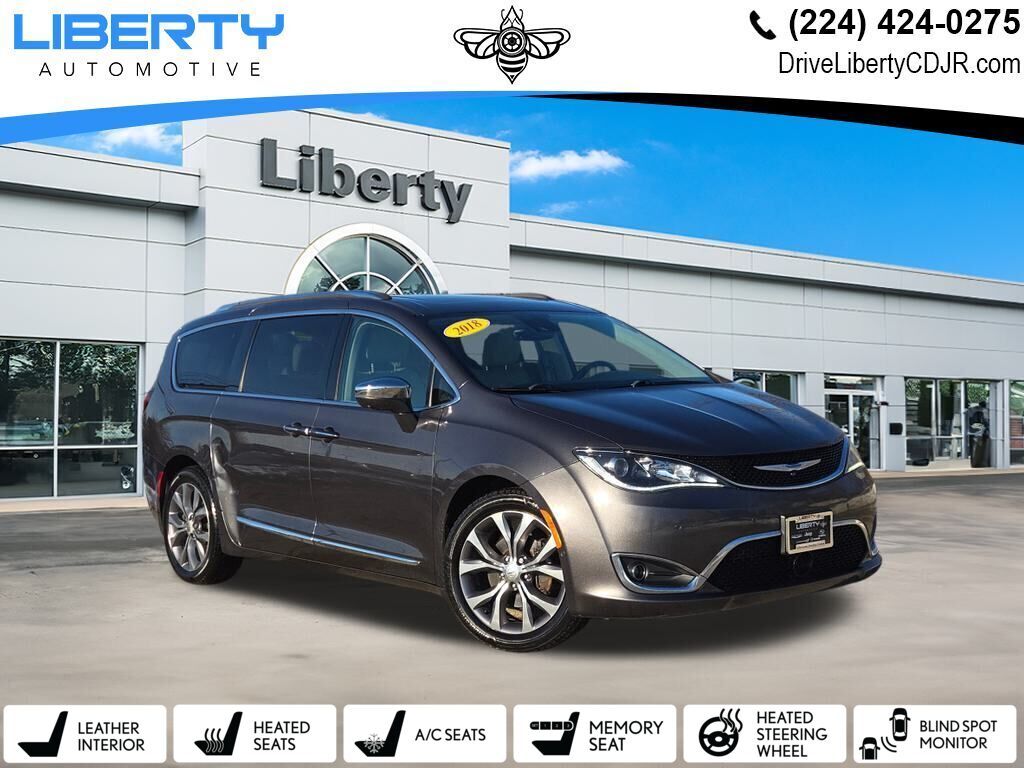 2018 Chrysler Pacifica Limited's photo