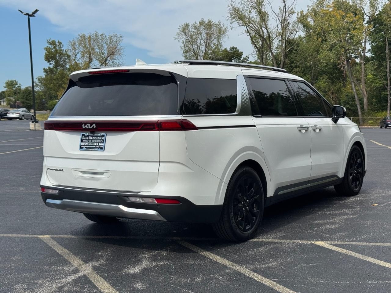2022 Kia Carnival SX Prestige photo 3