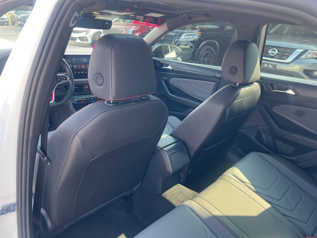 2025 Volkswagen Jetta GLI 2.0T Autobahn photo 8