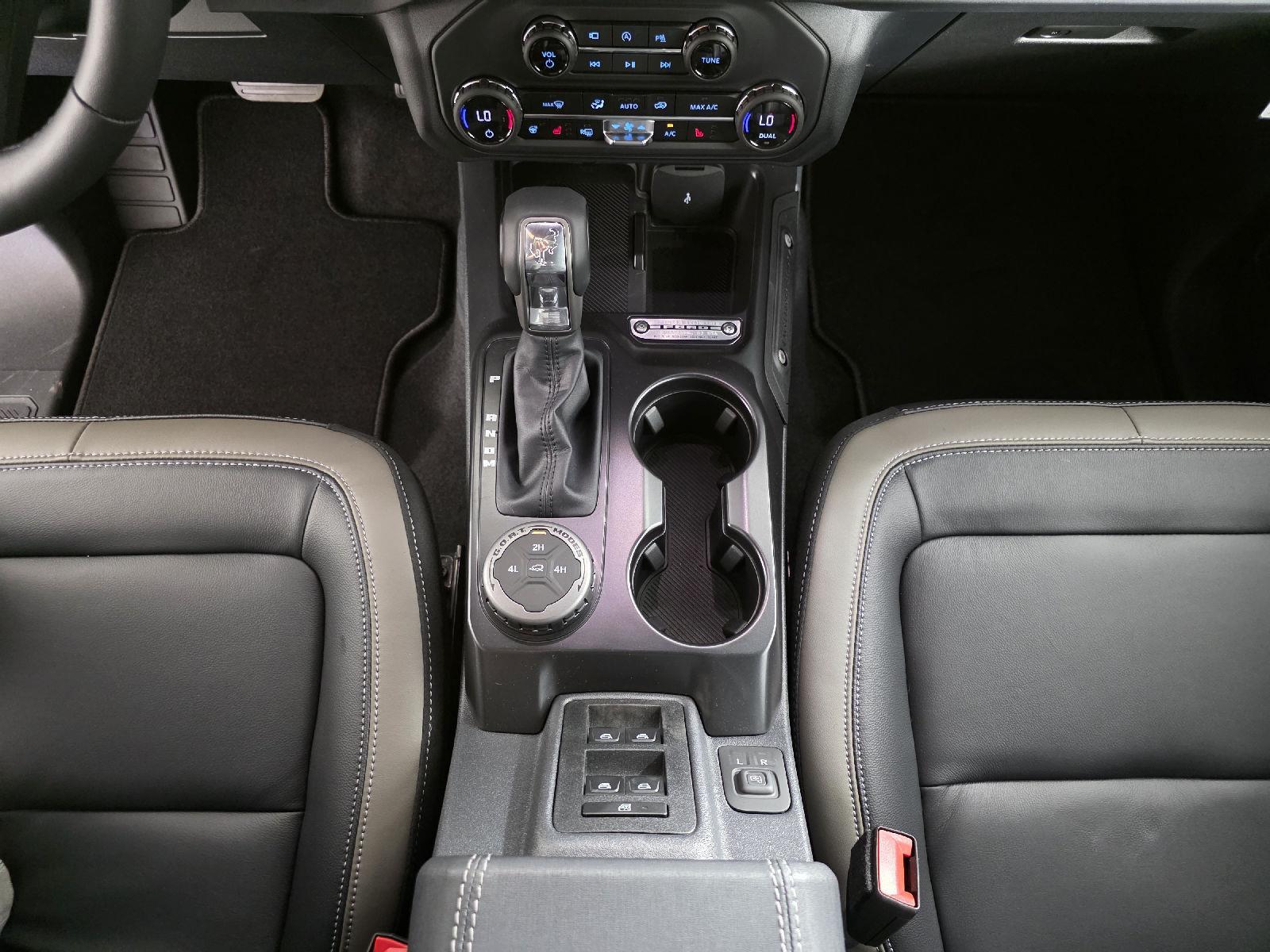 2025 Ford Bronco Outer Banks photo 29