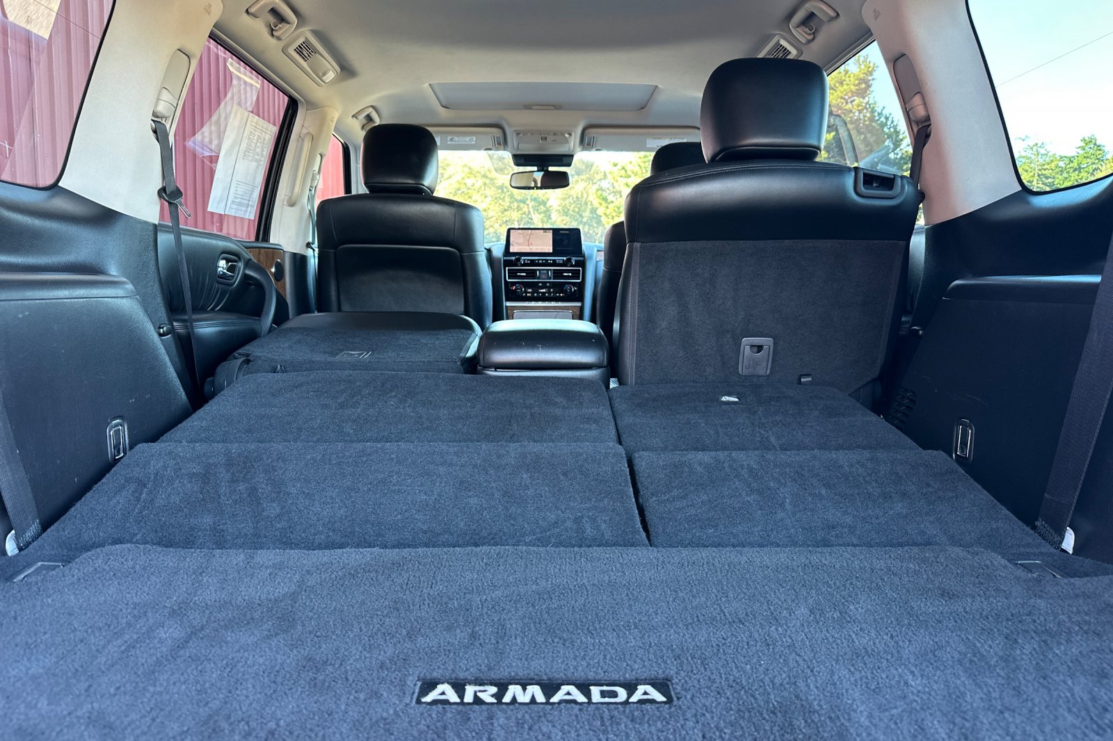2022 Nissan Armada SL photo 12