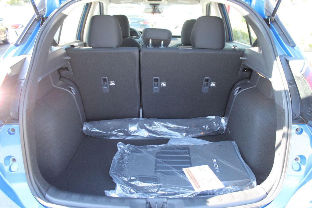 2025 Nissan Kicks Play S photo 10