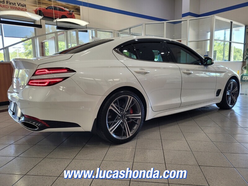 2024 Genesis G70 2.5T Prestige photo 4