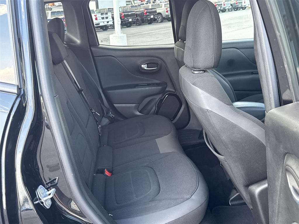 2017 Jeep Renegade Latitude North Edition photo 15