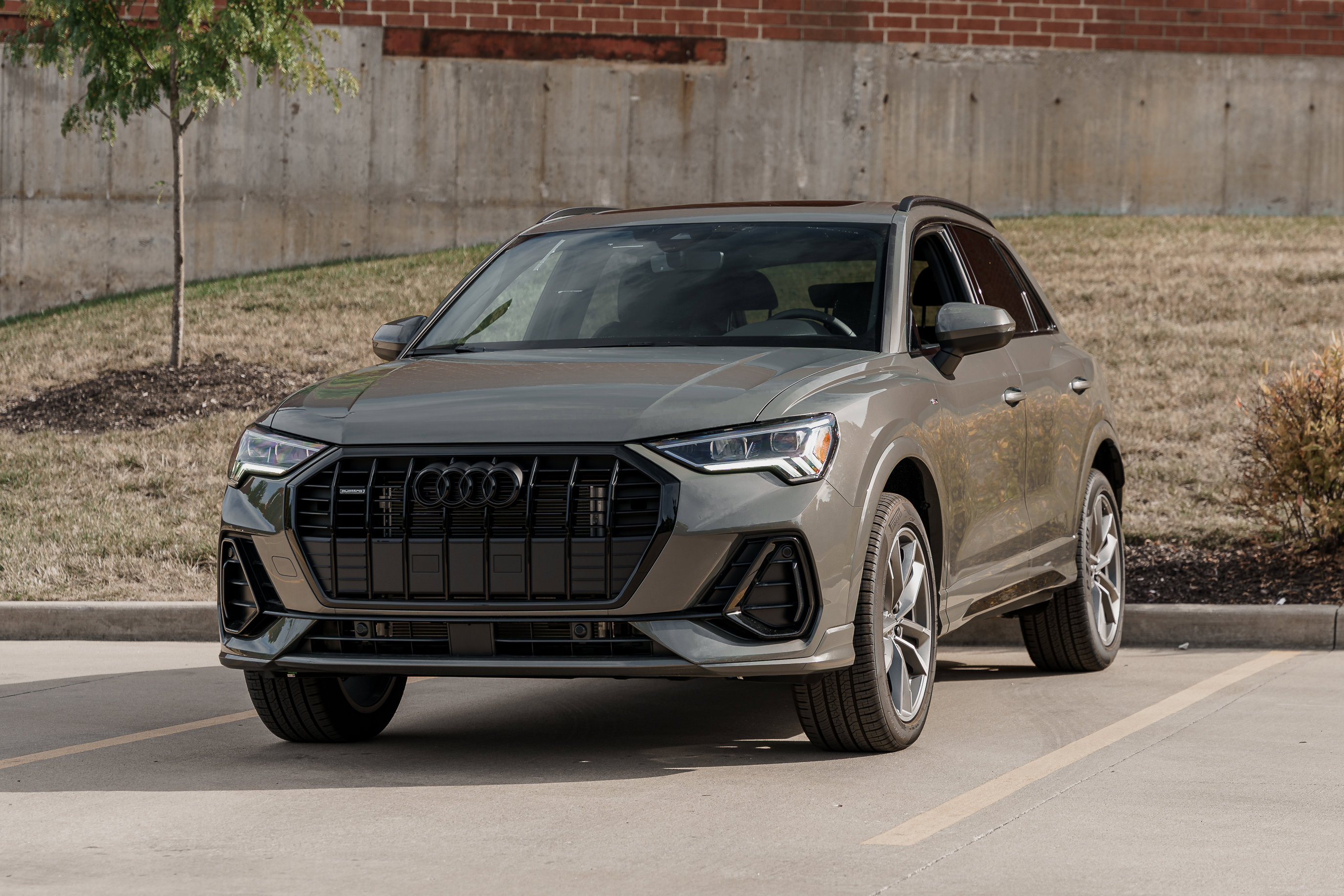 2025 Audi Q3 S line Premium photo 6