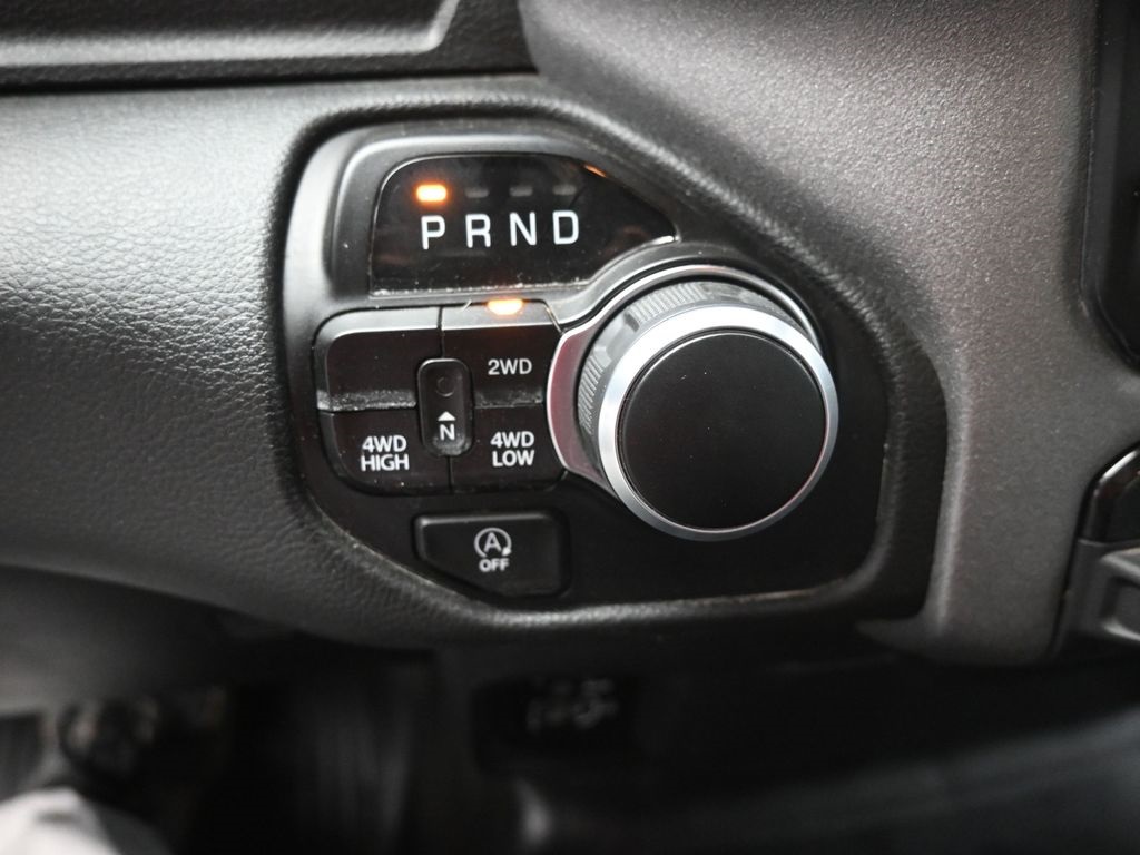 2024 Ram 1500 Tradesman photo 2