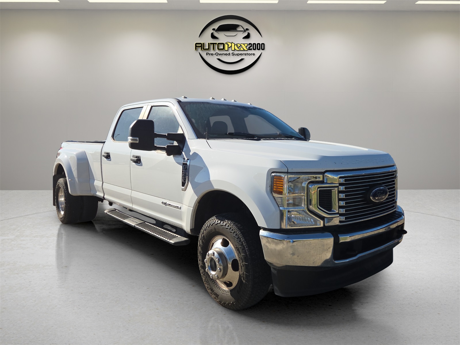 2022 Ford F-350 Super Duty XL's photo