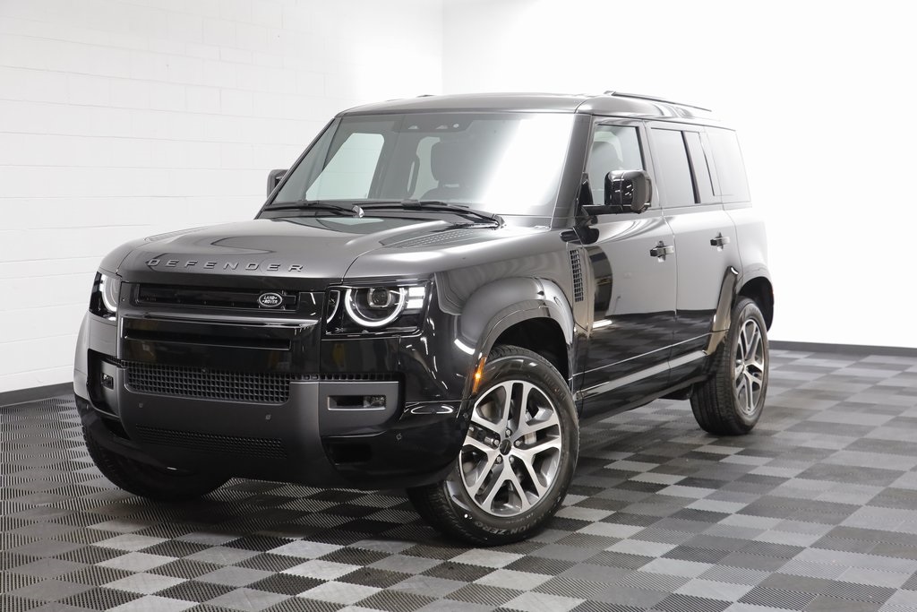 2026 Land Rover Defender X-Dynamic SE's photo