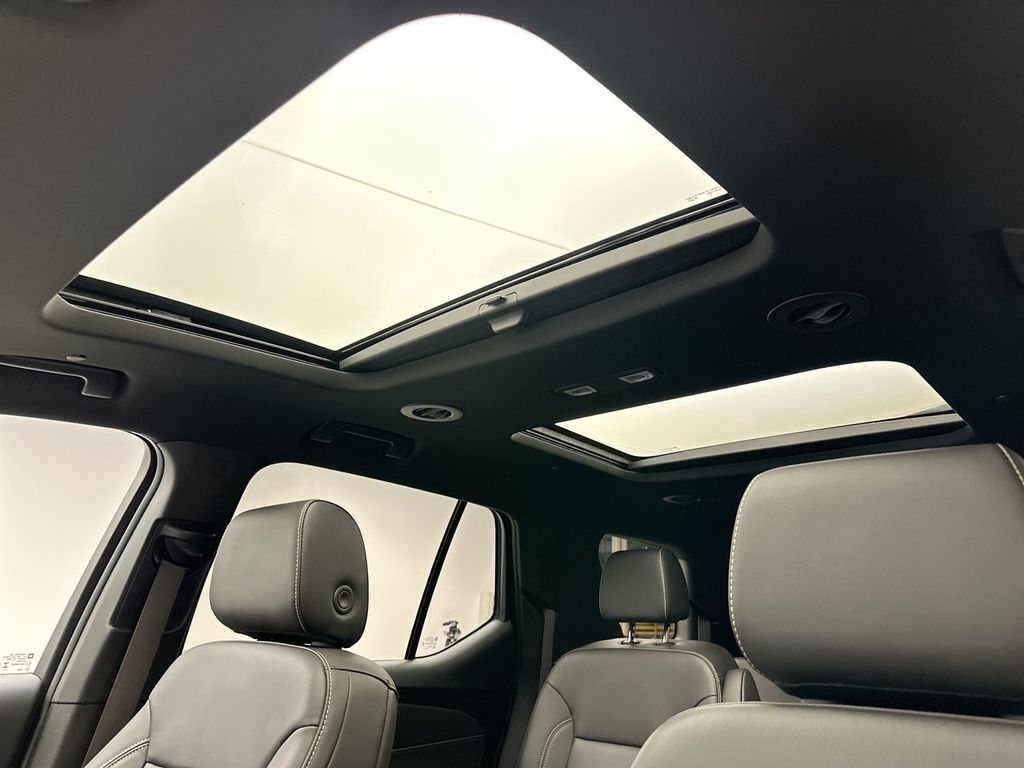 2023 Chevrolet Traverse Leather photo 11