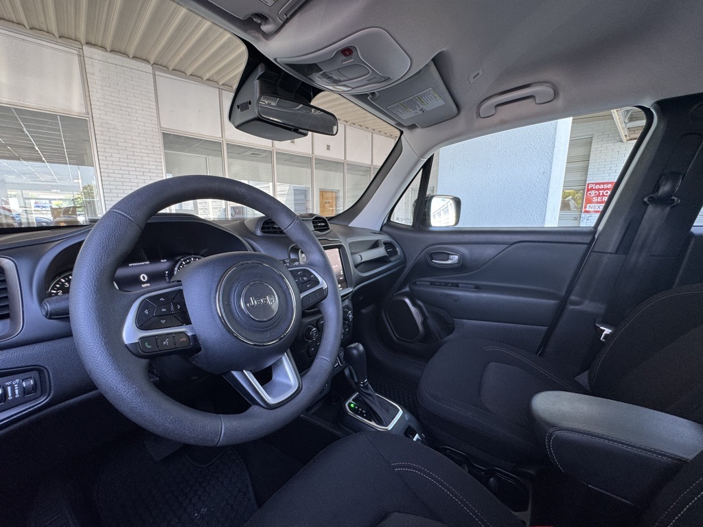 2023 Jeep Renegade Latitude Upland photo 11