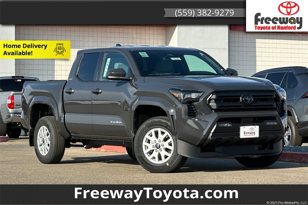 2025 Toyota Tacoma SR5's photo