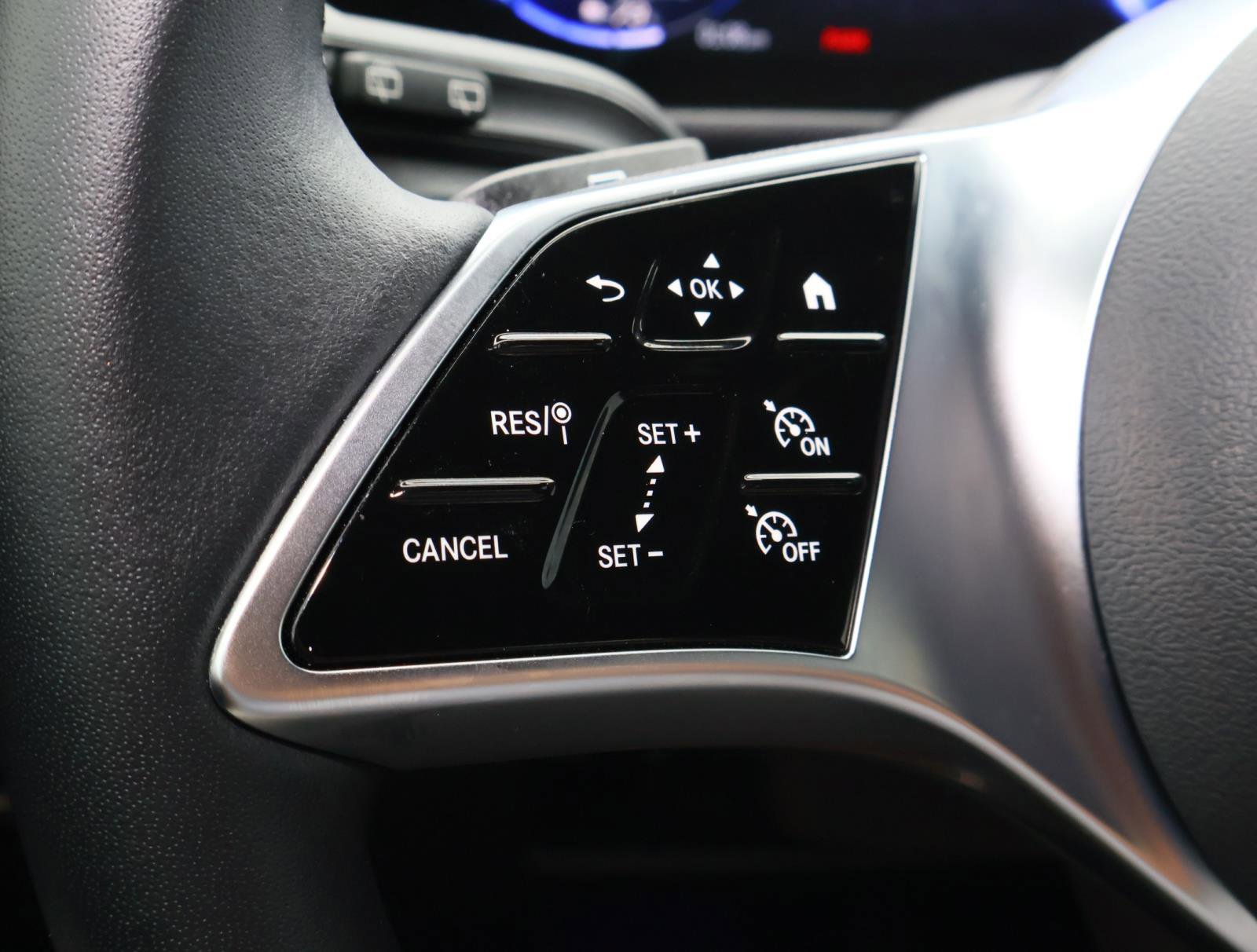 2024 Mercedes Benz EQB photo 21