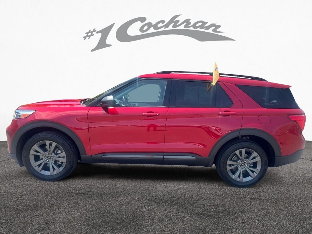 2021 Ford Explorer XLT Sport photo 2