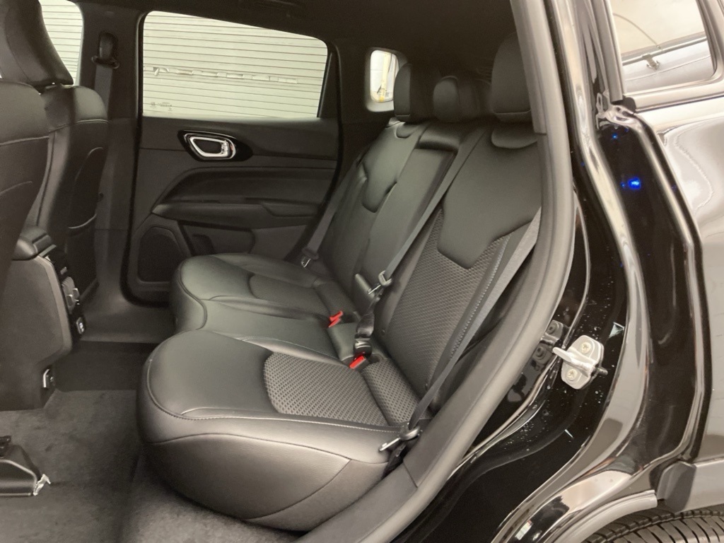 2025 Jeep Compass Altitude Special Edition photo 9