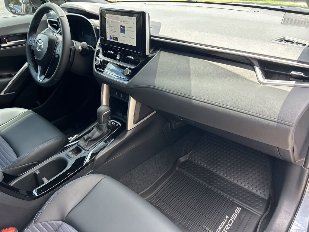 2025 Toyota Corolla Cross Hybrid S photo 12