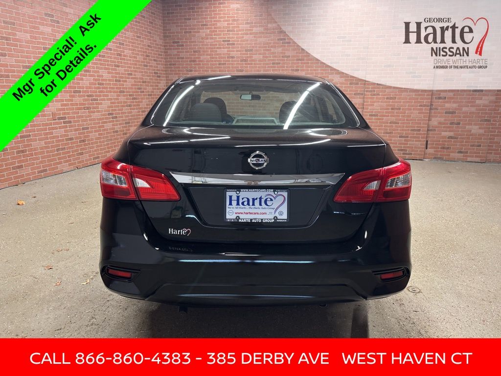 2017 Nissan Sentra S photo 5