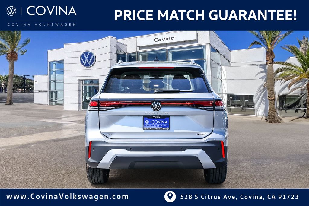 2025 Volkswagen Tiguan SE photo 3
