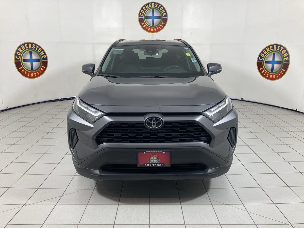 2022 Toyota RAV4 XLE photo 8