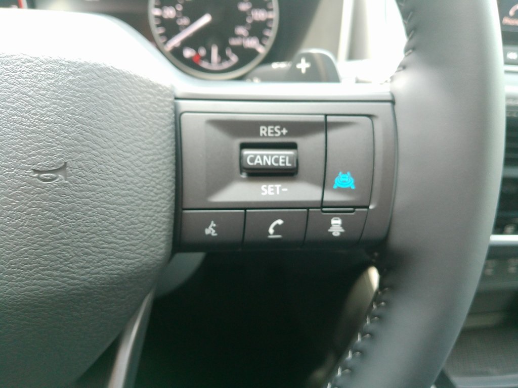 2025 Nissan Rogue SV photo 27