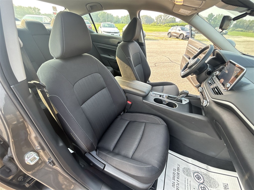 2022 Nissan Altima 2.5 SV photo 23