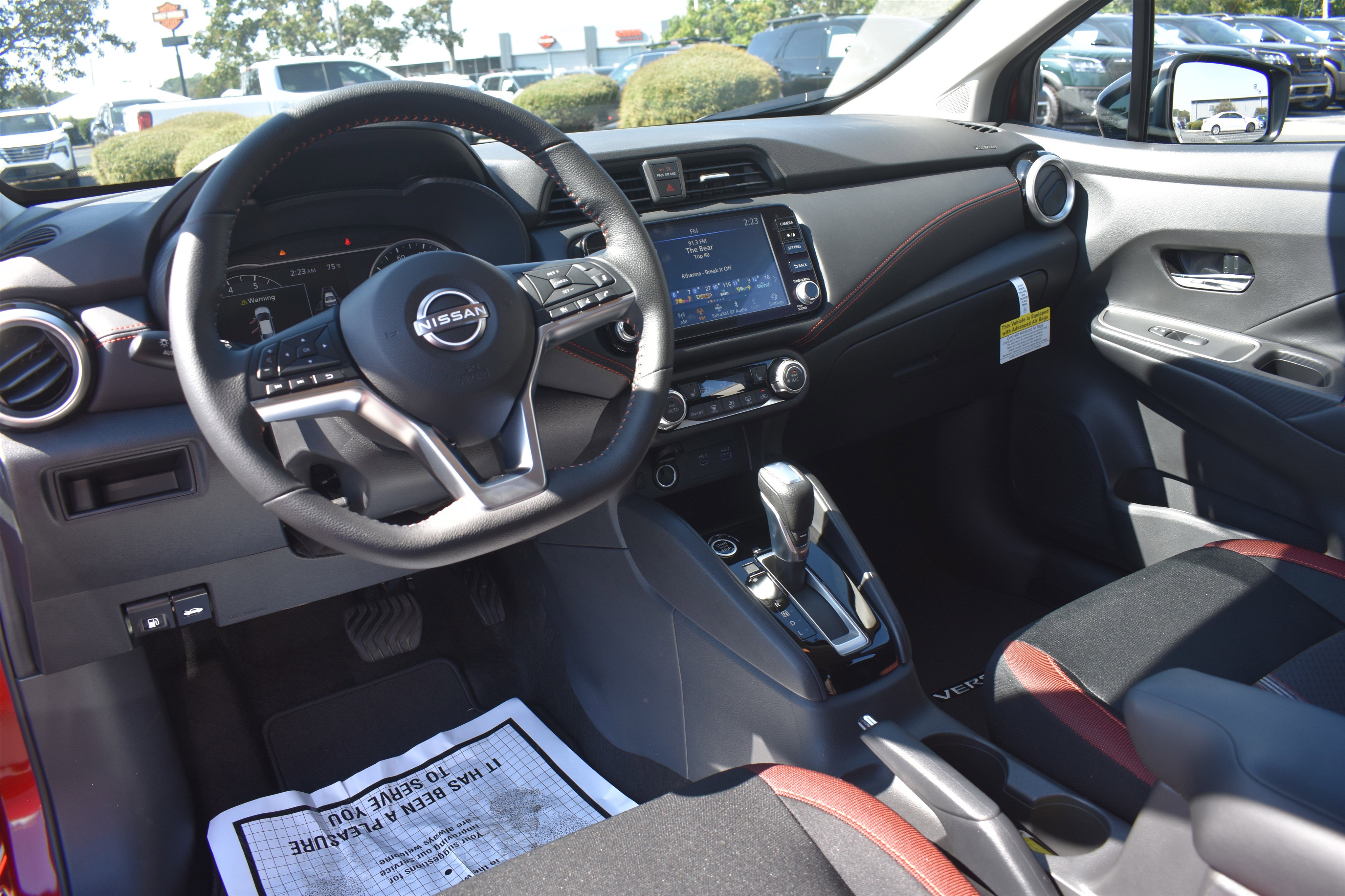 2025 Nissan Versa SR photo 7