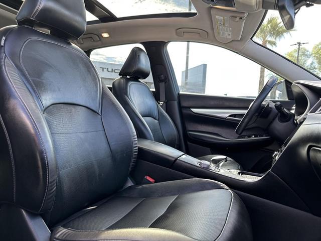2019 Infiniti QX50 Essential photo 7