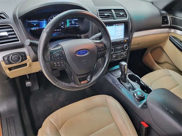 2017 Ford Explorer XLT photo 11
