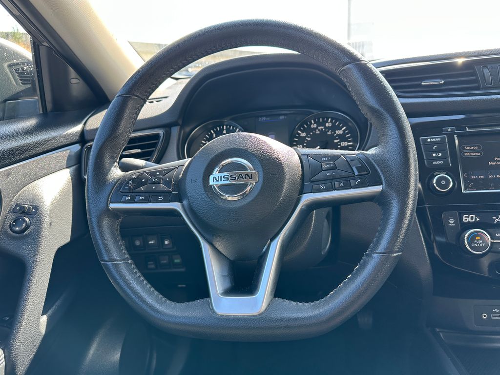 2019 Nissan Rogue SV photo 20