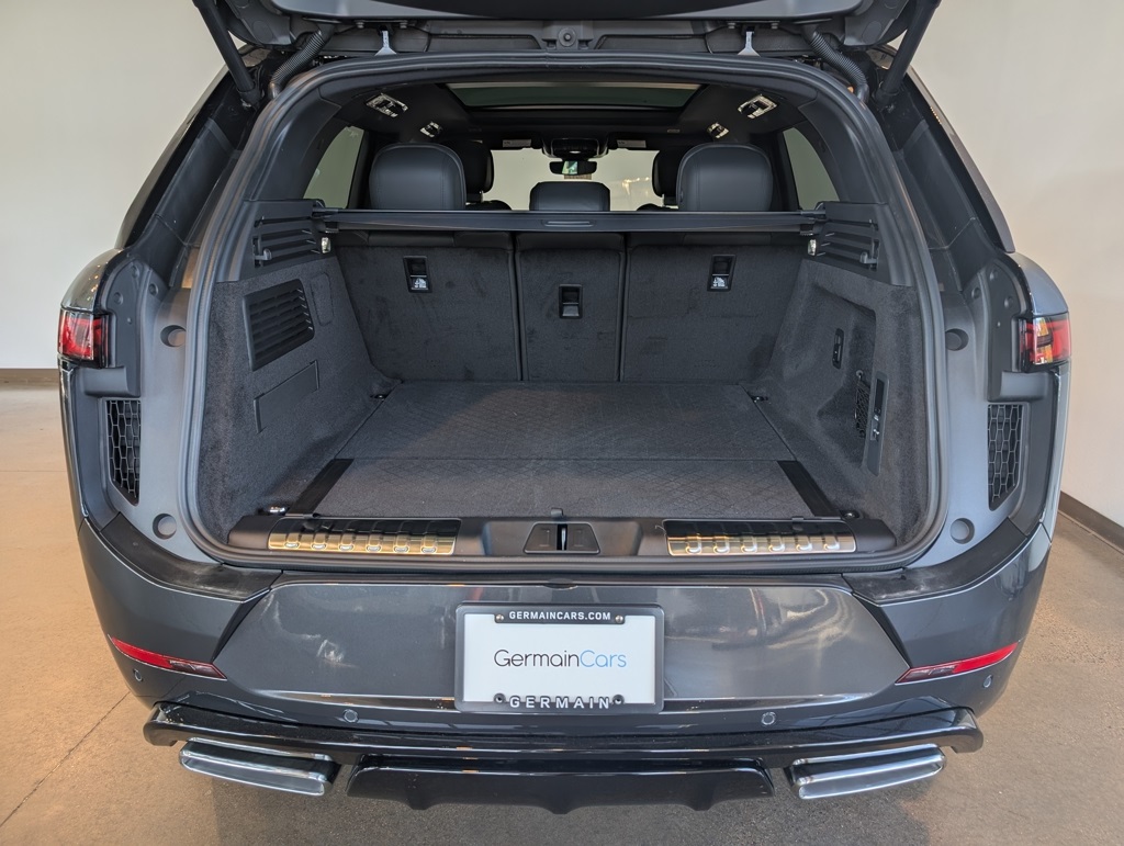 2025 Land Rover Range Rover Sport SE photo 4