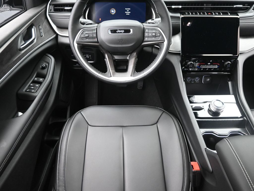 2025 Jeep Grand Cherokee Limited photo 10