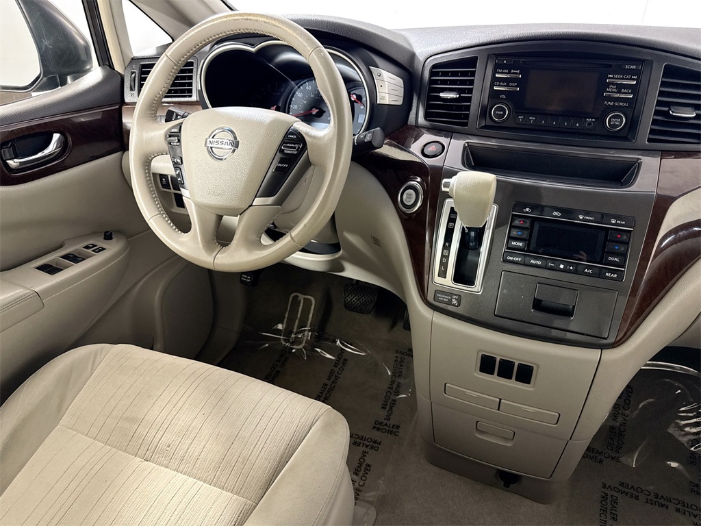 2012 Nissan Quest SV photo 7