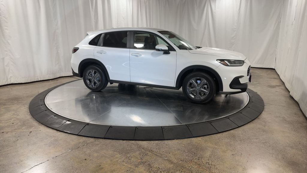 2026 Honda HR-V LX photo 3