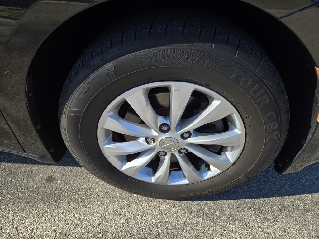 2018 Chrysler Pacifica Touring L photo 8