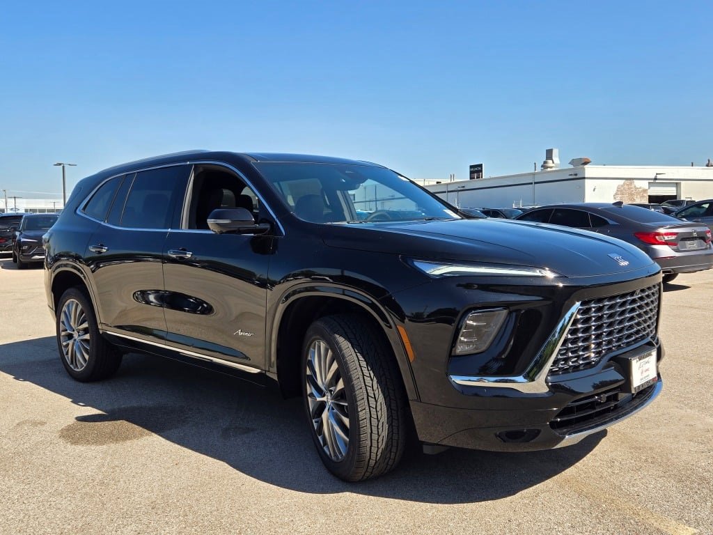 2026 Buick Enclave Avenir photo 2