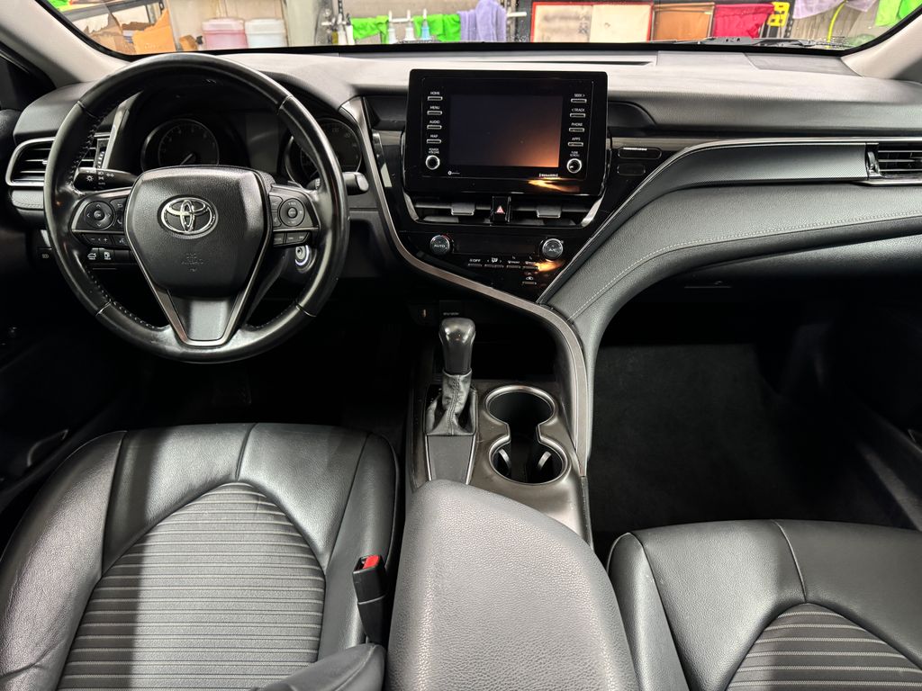2021 Toyota Camry SE photo 13