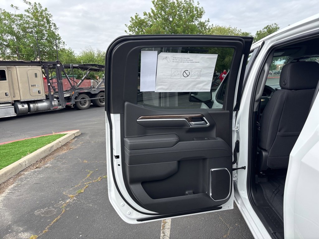 2025 Chevrolet Silverado 1500 LT photo 16