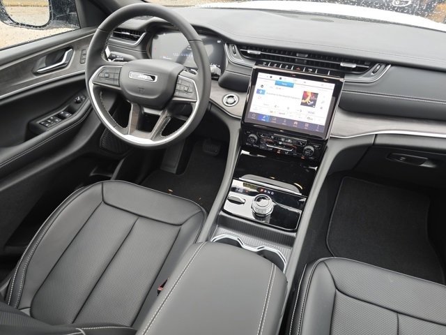 2025 Jeep Grand Cherokee Limited photo 26